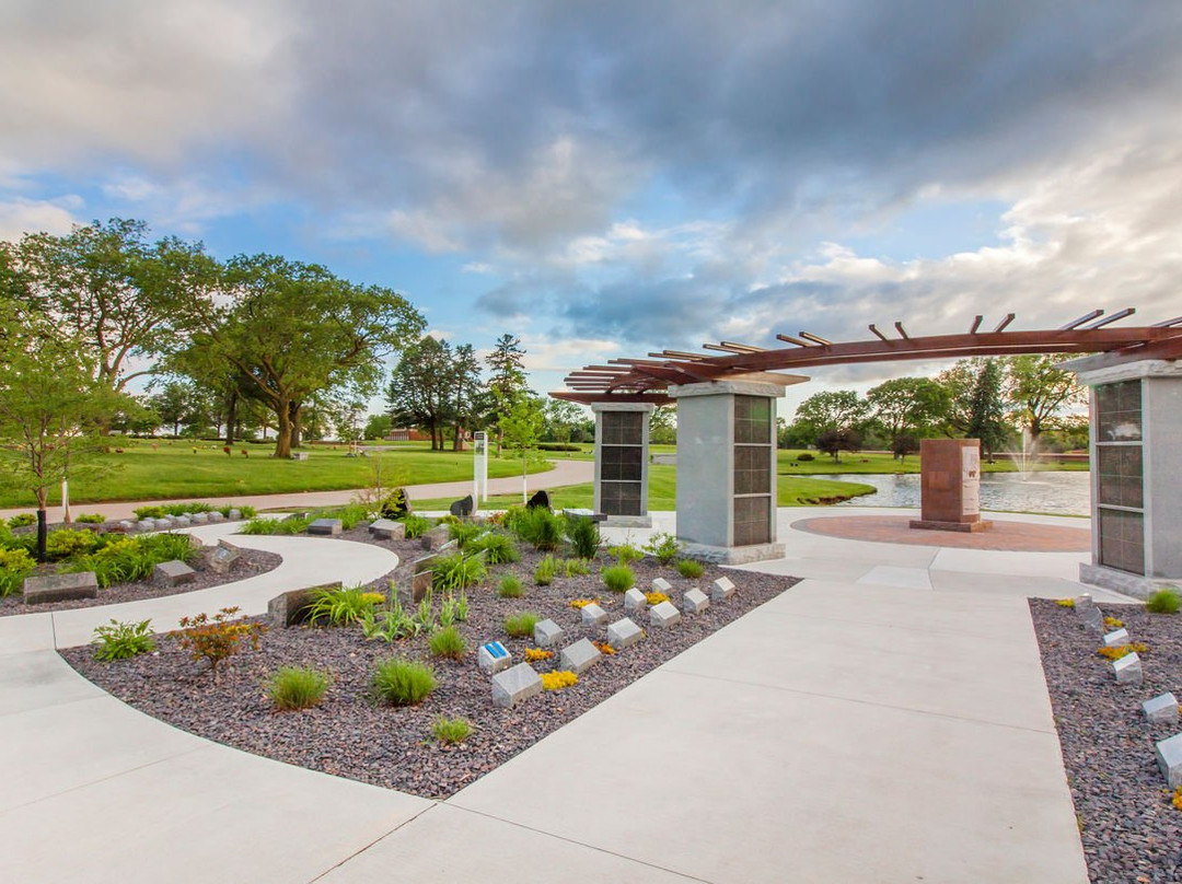 Lincoln Memorial Funeral Home and Cemetery-林肯必去景点