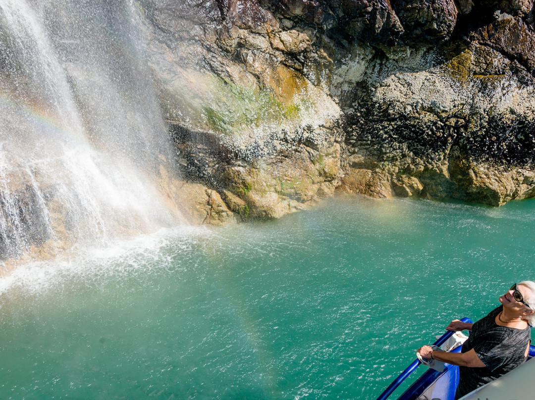 Pacific Coastal Cruises & Tours-温哥华必去景点