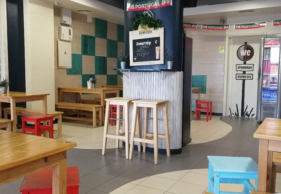 Golfinho Caffe Burguer & Games