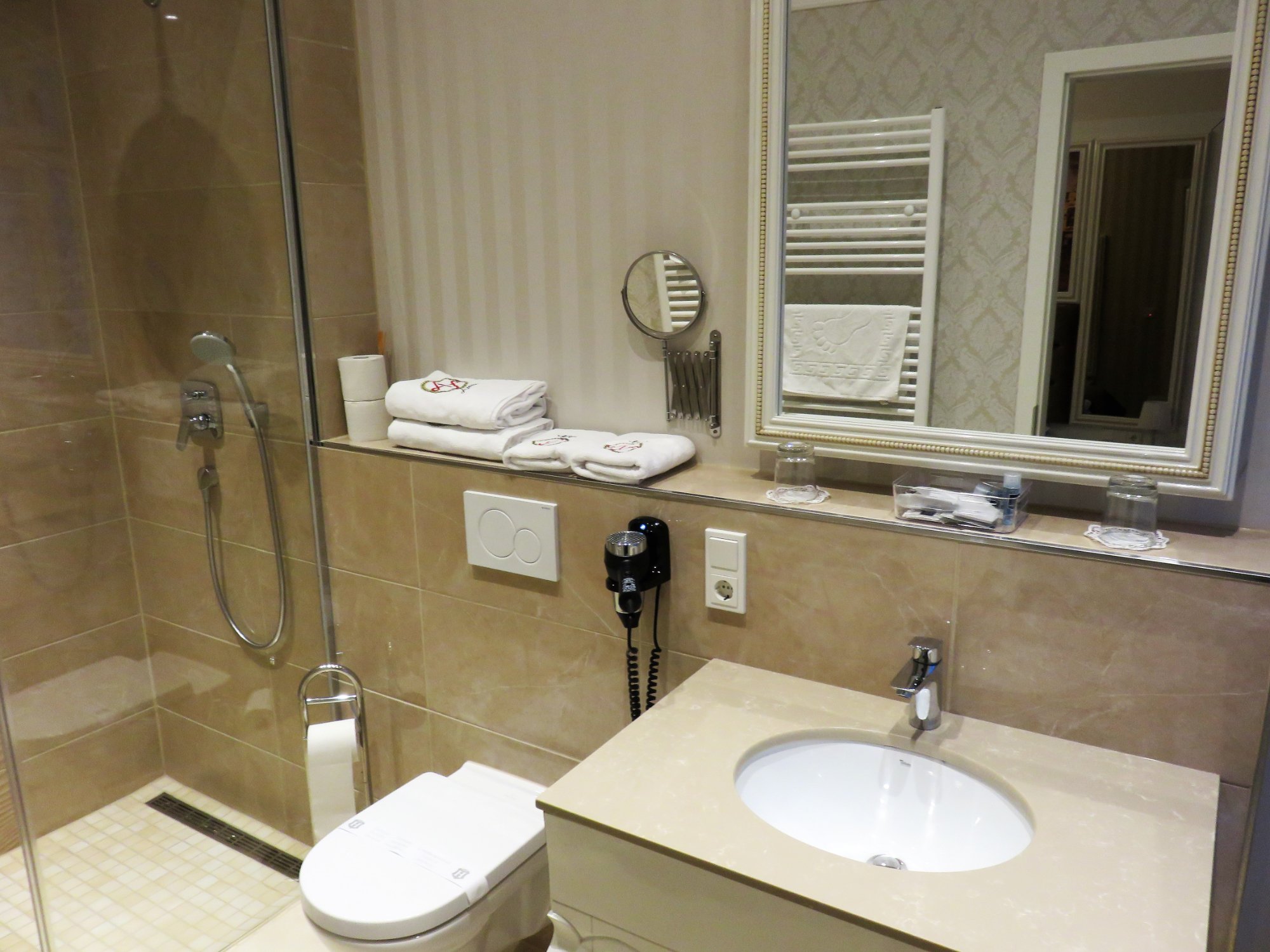 Hotel Amts-Apotheke-浴室