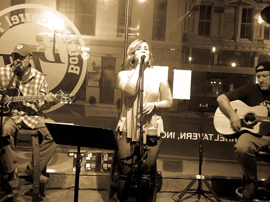 Bourbon Barrel Tavern-伊丽莎白敦必去景点