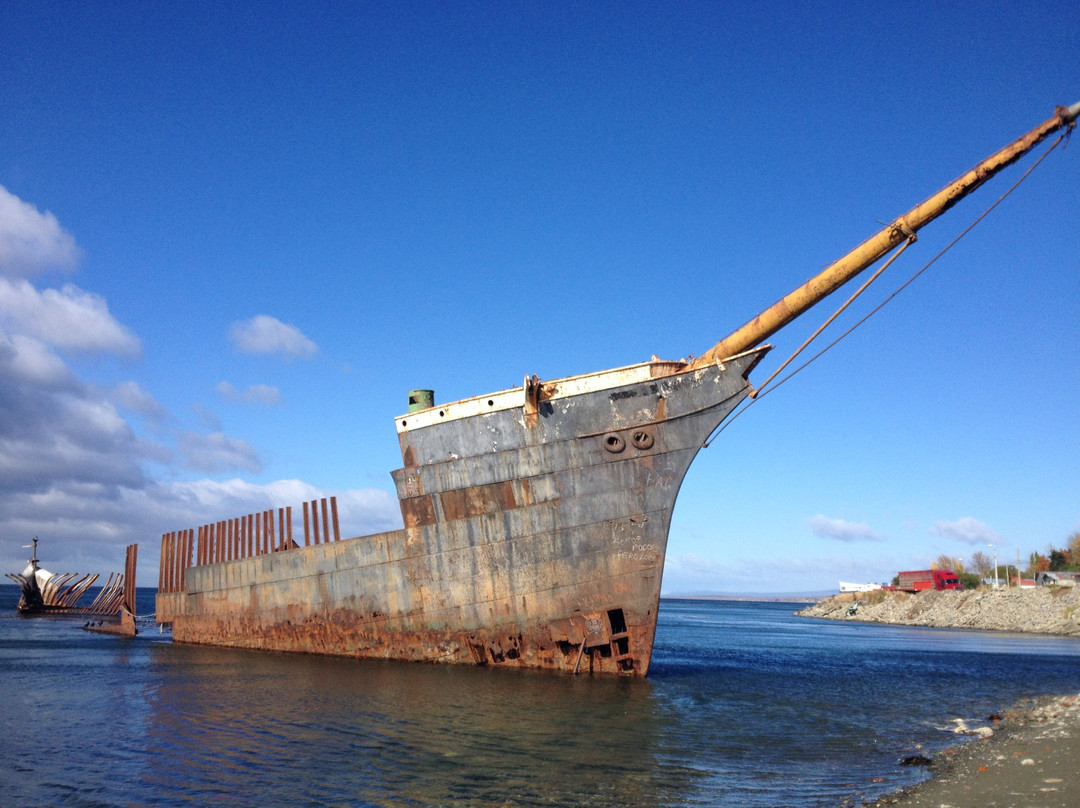 Lord Lonsdale Shipwreck景点图片