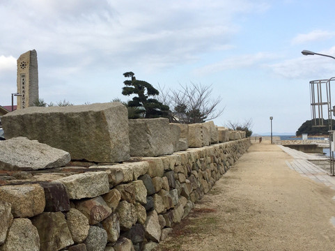 Michi-no-Eki Left Stones made for Osaka Castle-土庄町必去景点