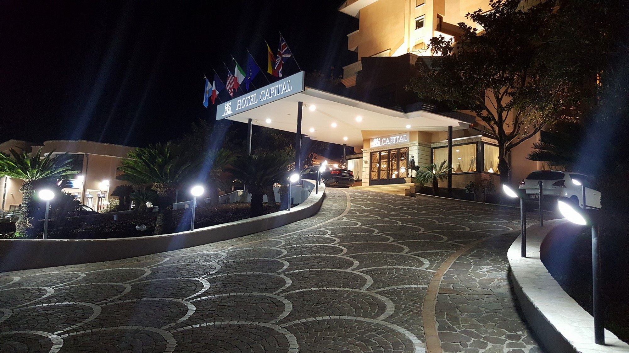 Hotel Capital-官方