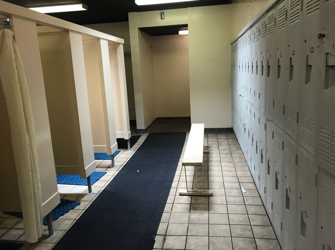 Harrison Hot Springs Public Mineral Pool-哈里逊温泉必去景点