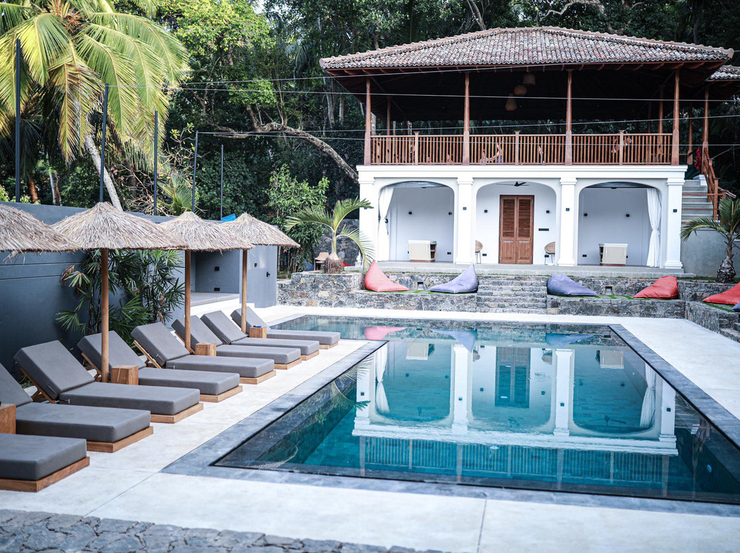 The Salty Surf & Yoga - Hiriketiya Sri Lanka