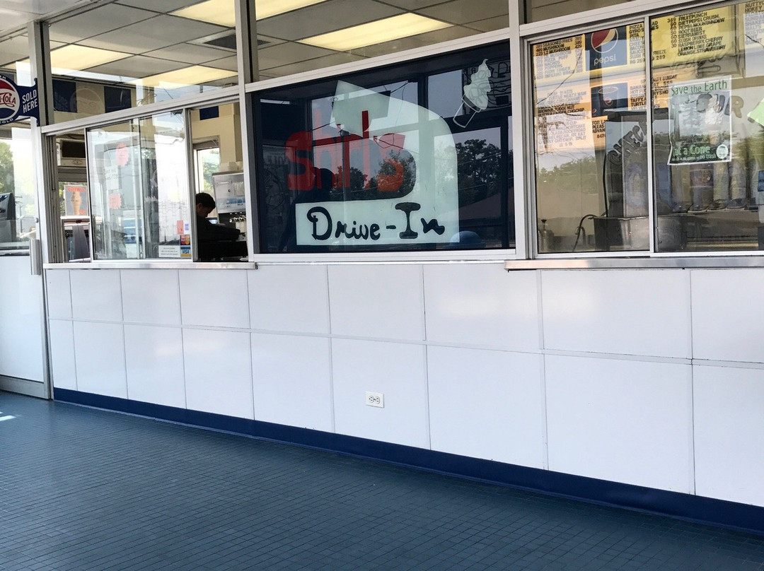 Wadsworth餐馆和美食-Shirl's Drive in