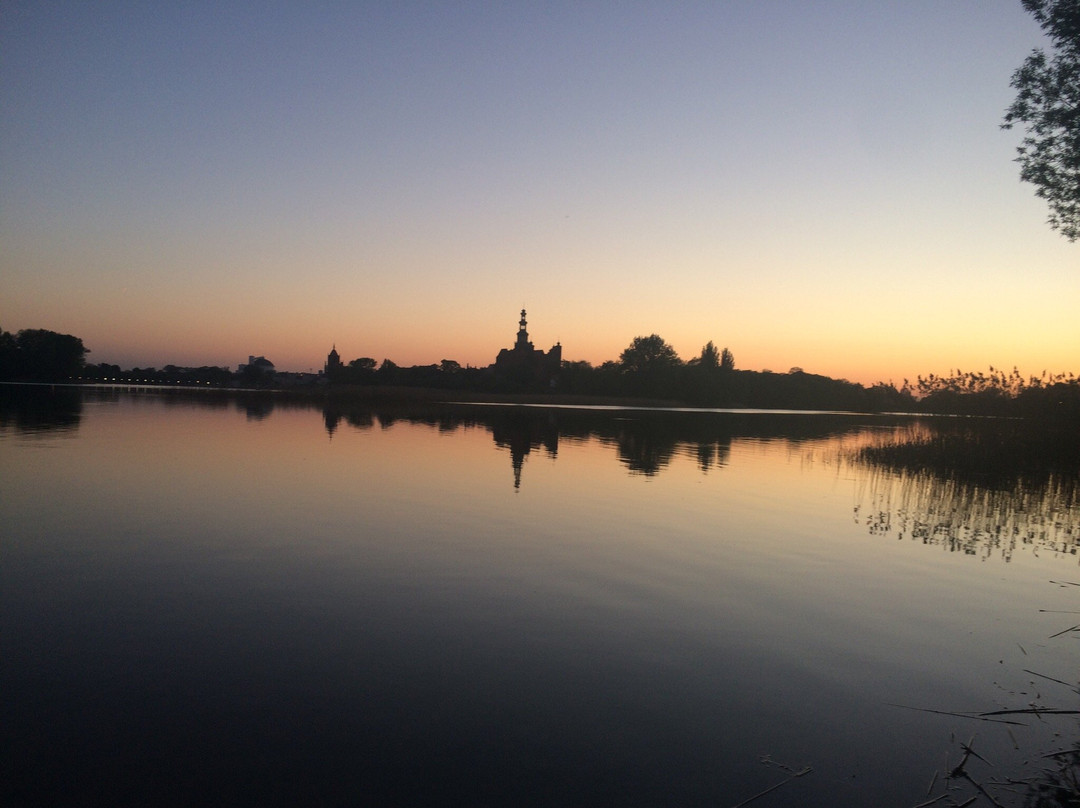 Lake Chełmzynskie Beach景点图片