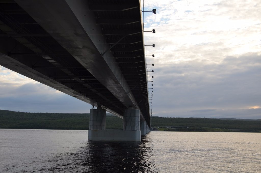Bridge Over Kola Bay景点图片