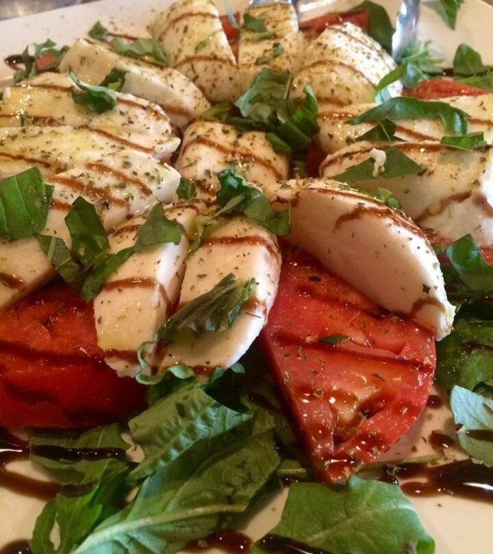 Addison餐馆和美食-Elio Pizza On Fire