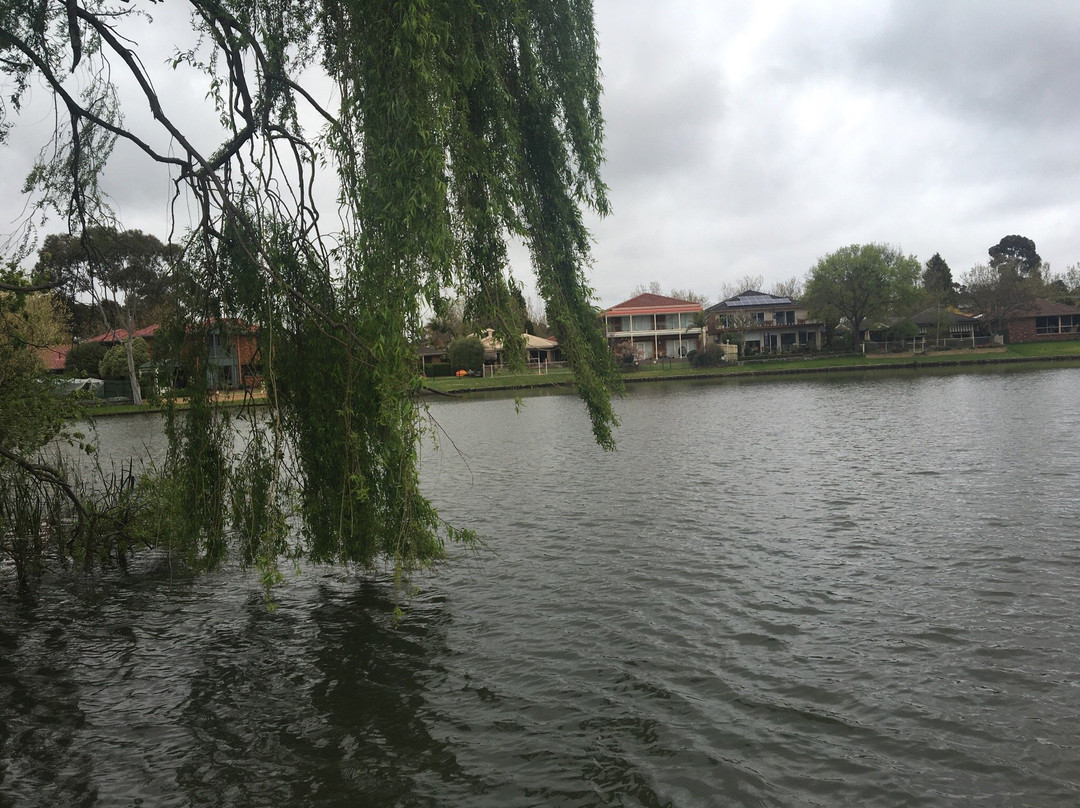 Sutton Lake景点图片