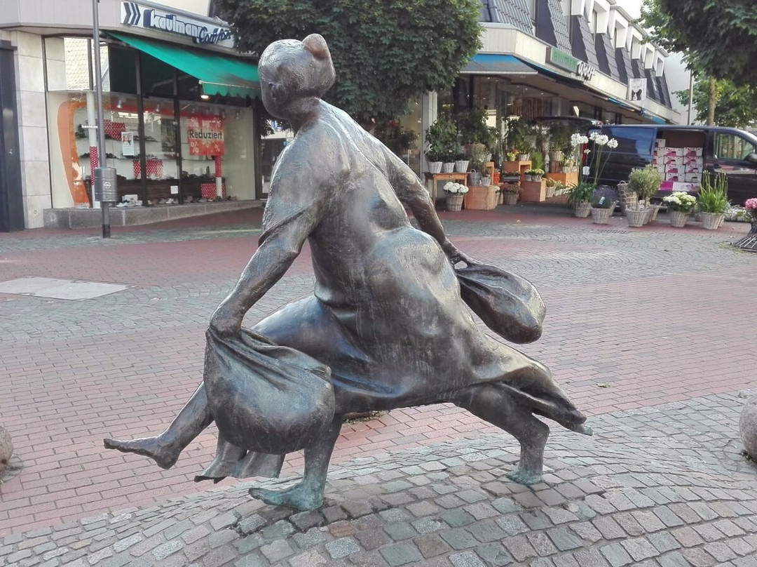 Eilige Einkauferin-希尔登必去景点