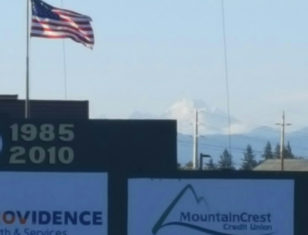 Everett Memorial Stadium景点图片