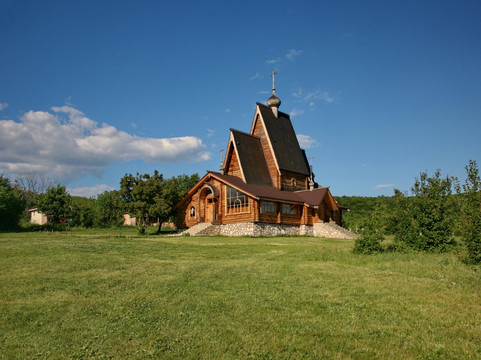 Barinovka旅游景点-Holy Resurrection Men's Monastery