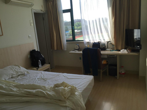 白玉兰酒店（上海吴淞国际邮轮宝杨路店）主图