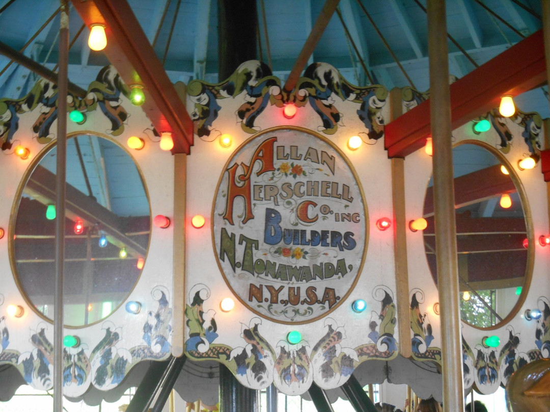 West Endicott Park Carousel-Endicott必去景点