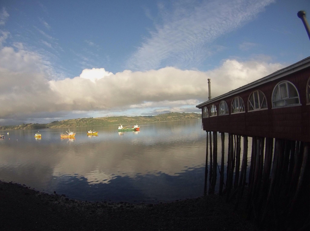 Mercado Artesanal Los Palafitos-Castro必去景点