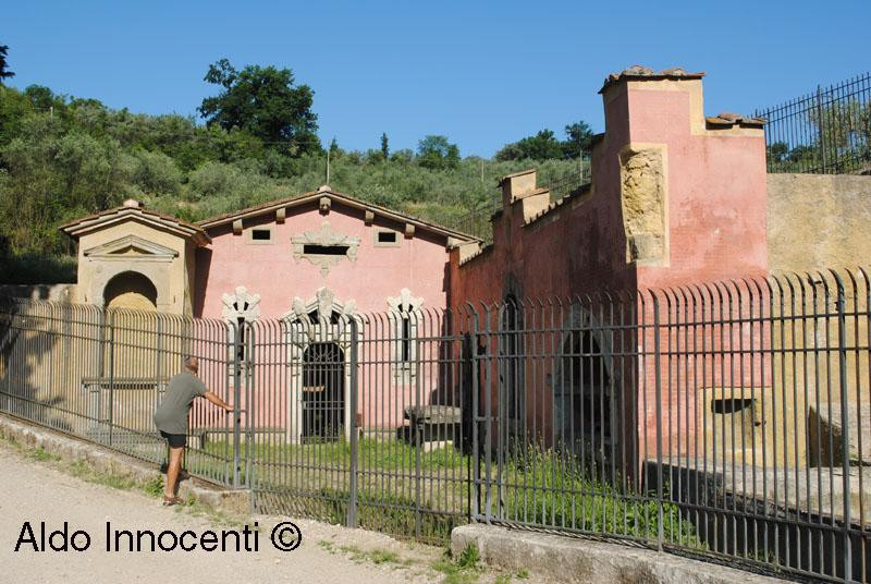 巴尼奥阿里波利旅游景点-Fonte della Fata Morgana