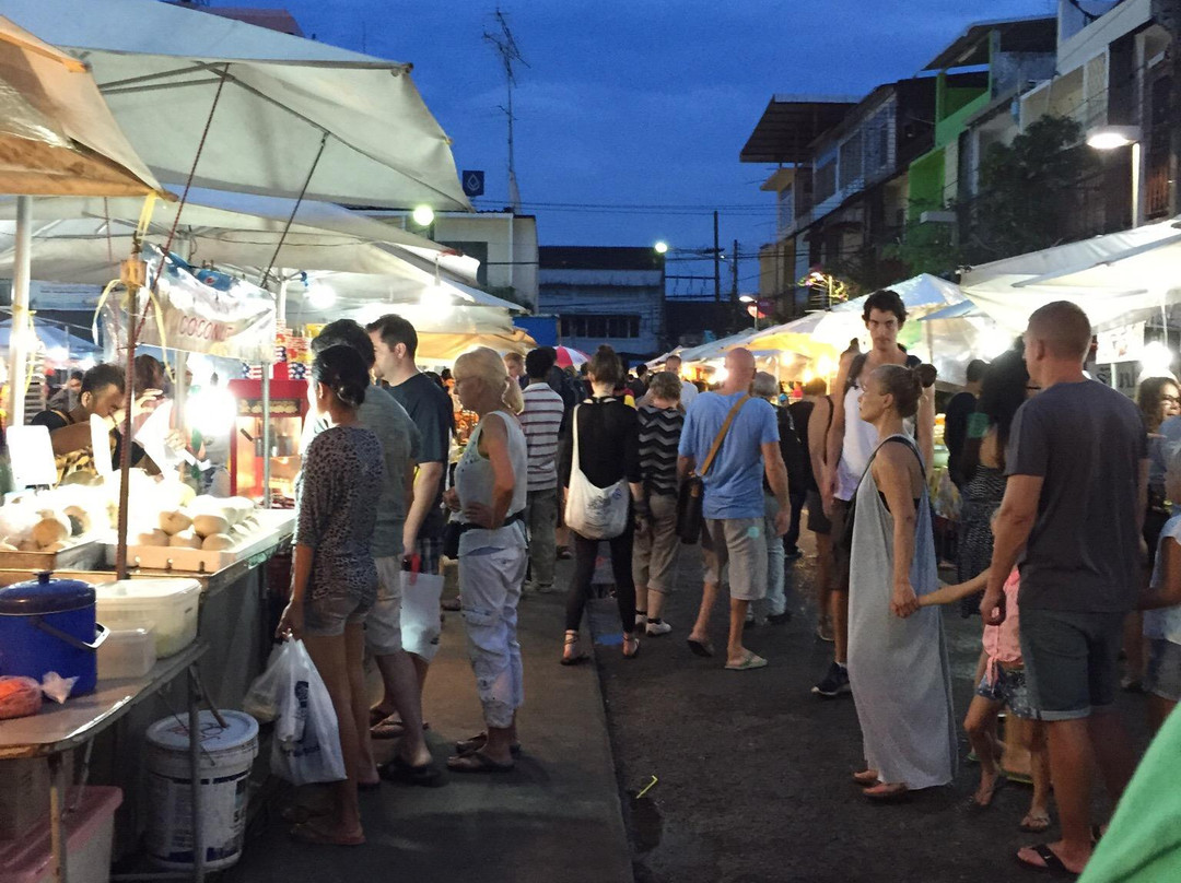 喀比夜市-甲米必去景点