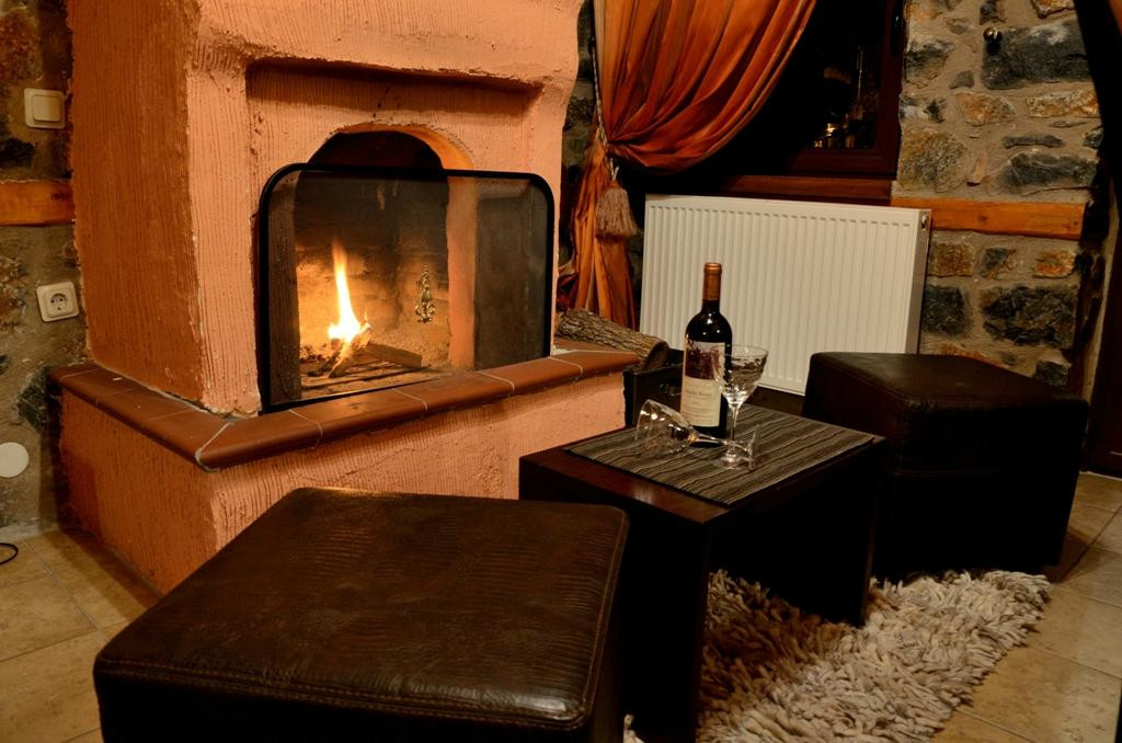 Agios Athanasios酒店住宿-To Spitiko Guesthouse