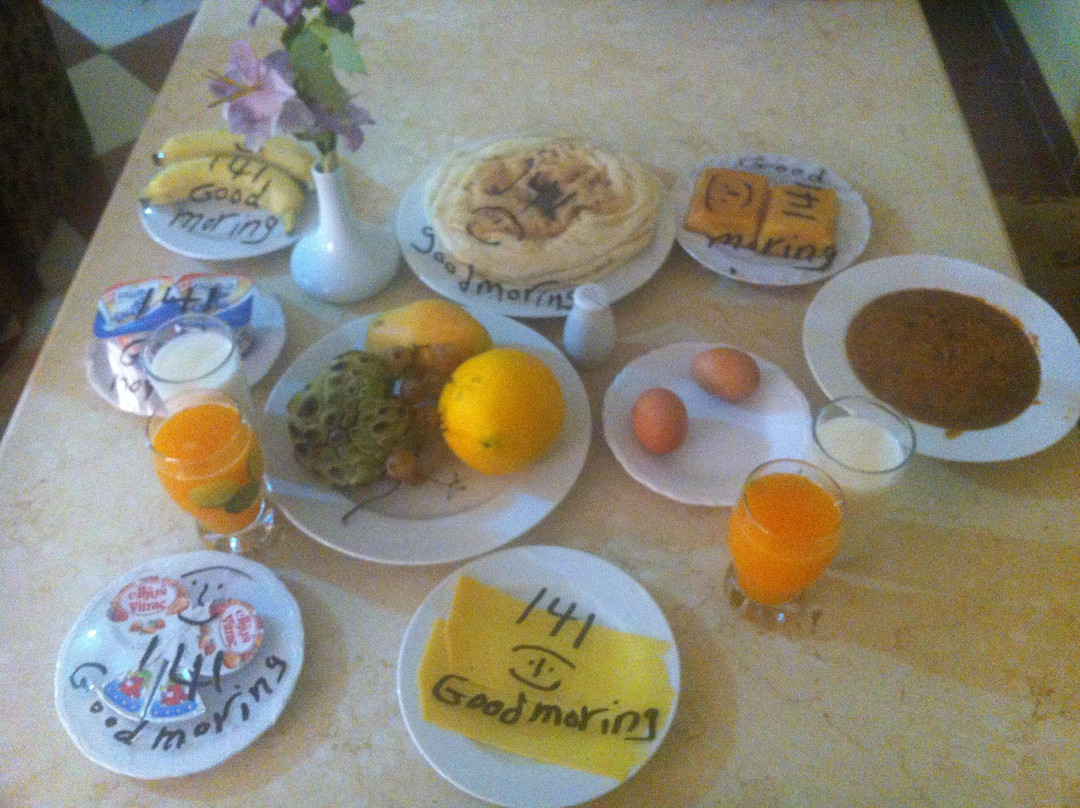 亚历山大地中海套房酒店主图