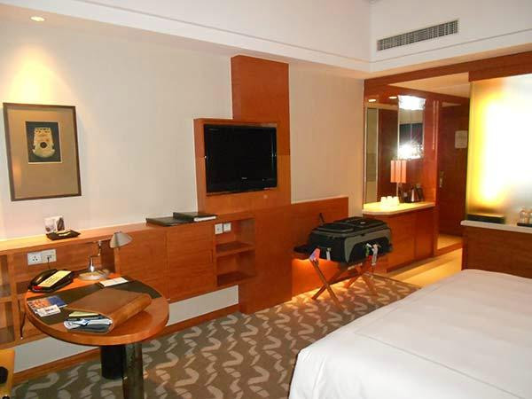 上海宏安瑞士大酒店主图