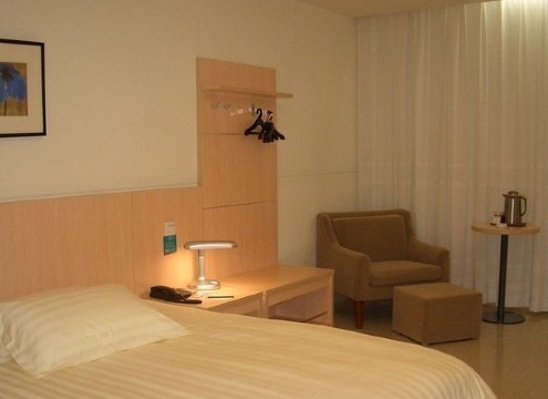 玉兰酒店(上海南京西路静安寺店)-客卧