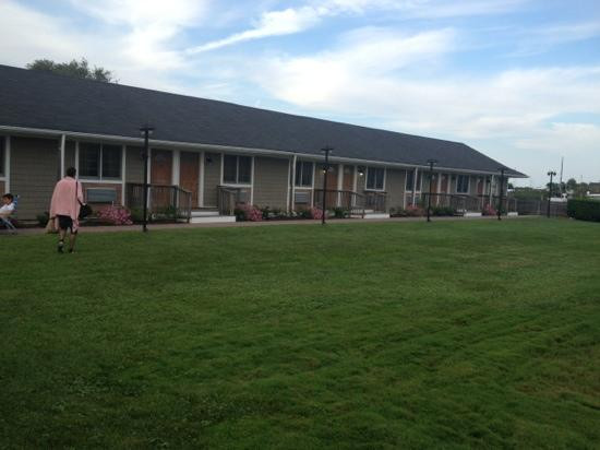 Land's End Motel主图