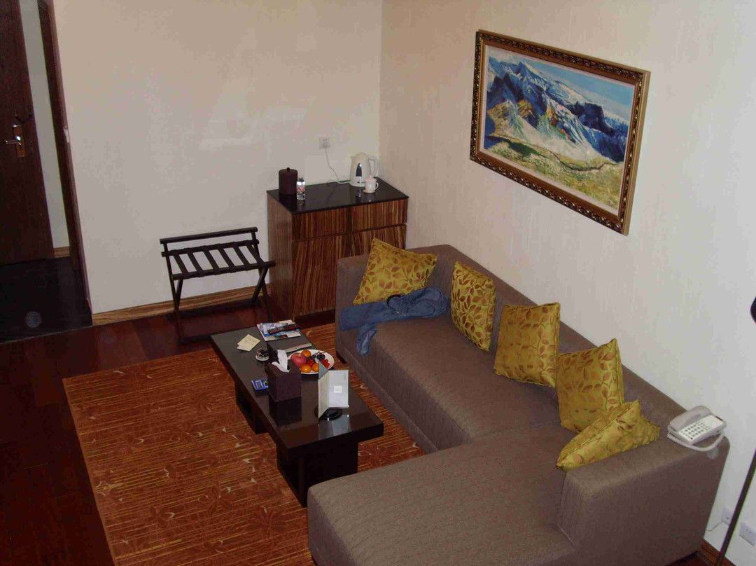 蓝景温泉度假酒店主图