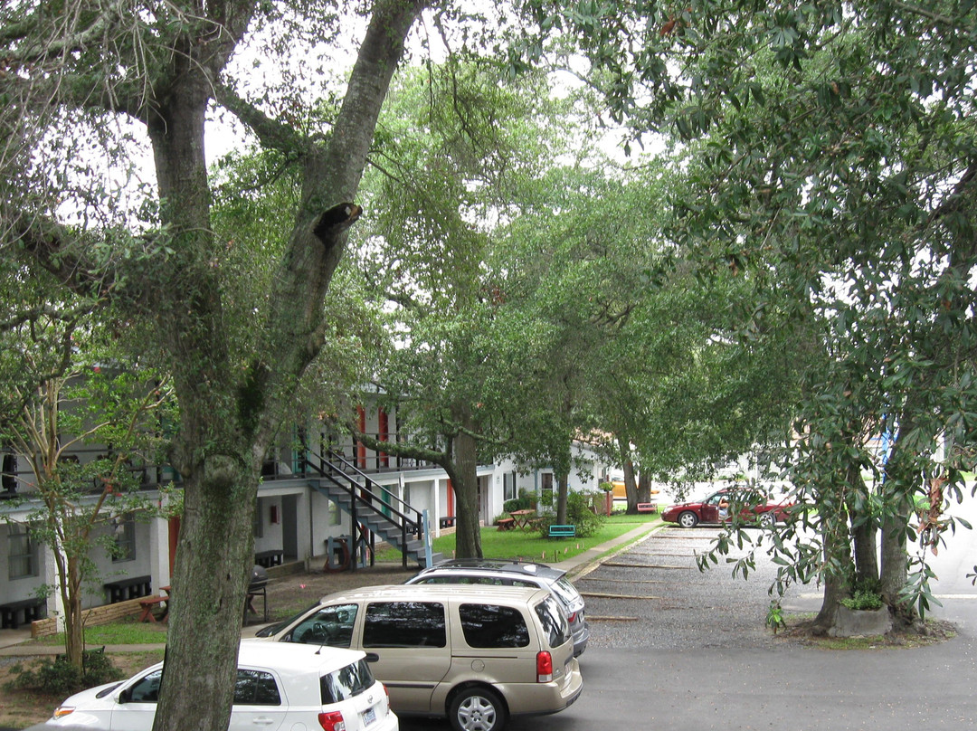 Captain's Cove Motel主图