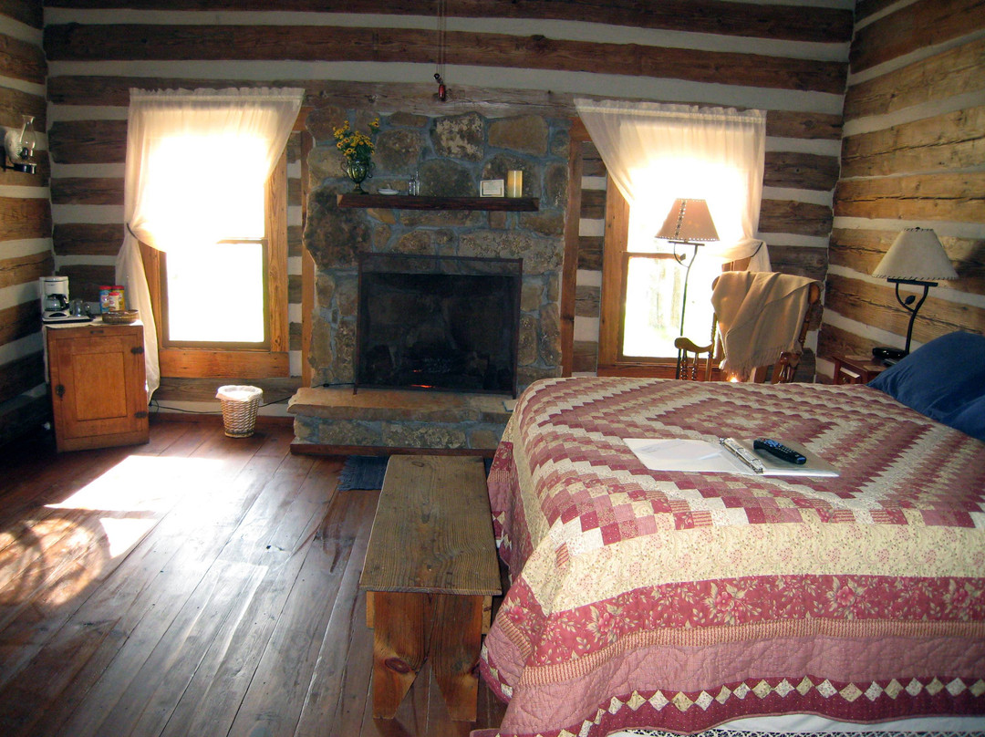 Granbury Log Cabins主图