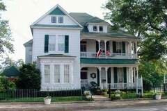 Wisteria Garden Bed & Breakfast