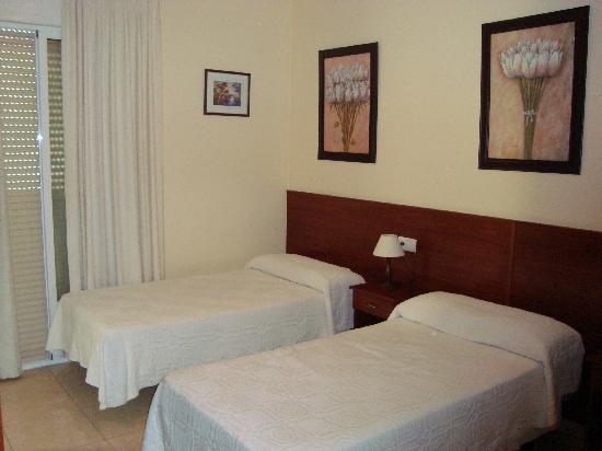 Hostal Los Gallos Casabermeja-客卧