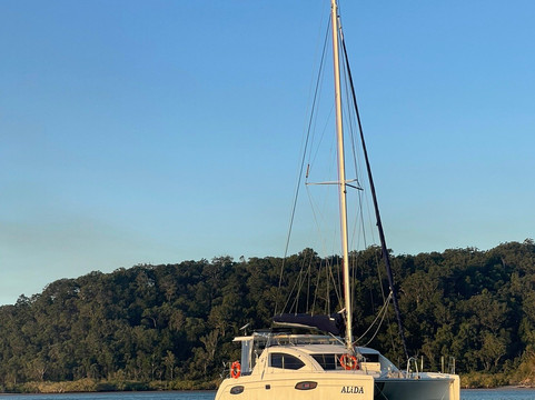 Fraser Island Boat Charters-赫维湾必去景点