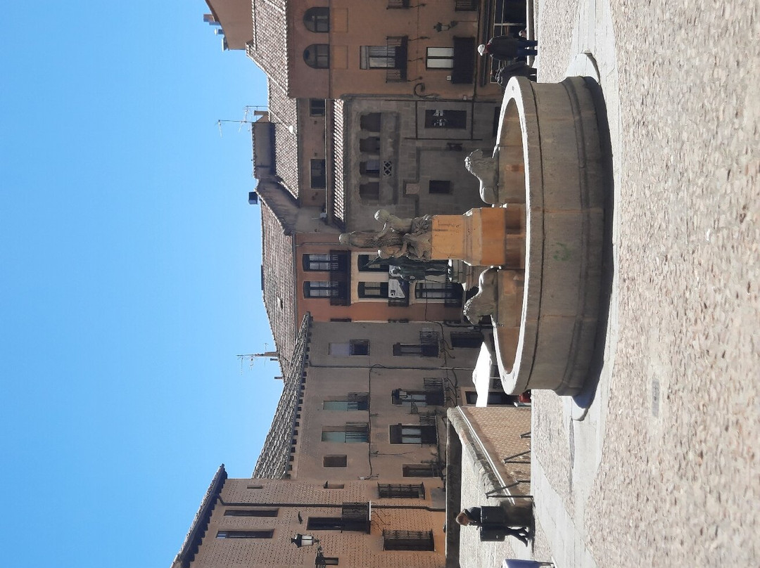 Calle Real de Segovia-塞哥维亚必去景点