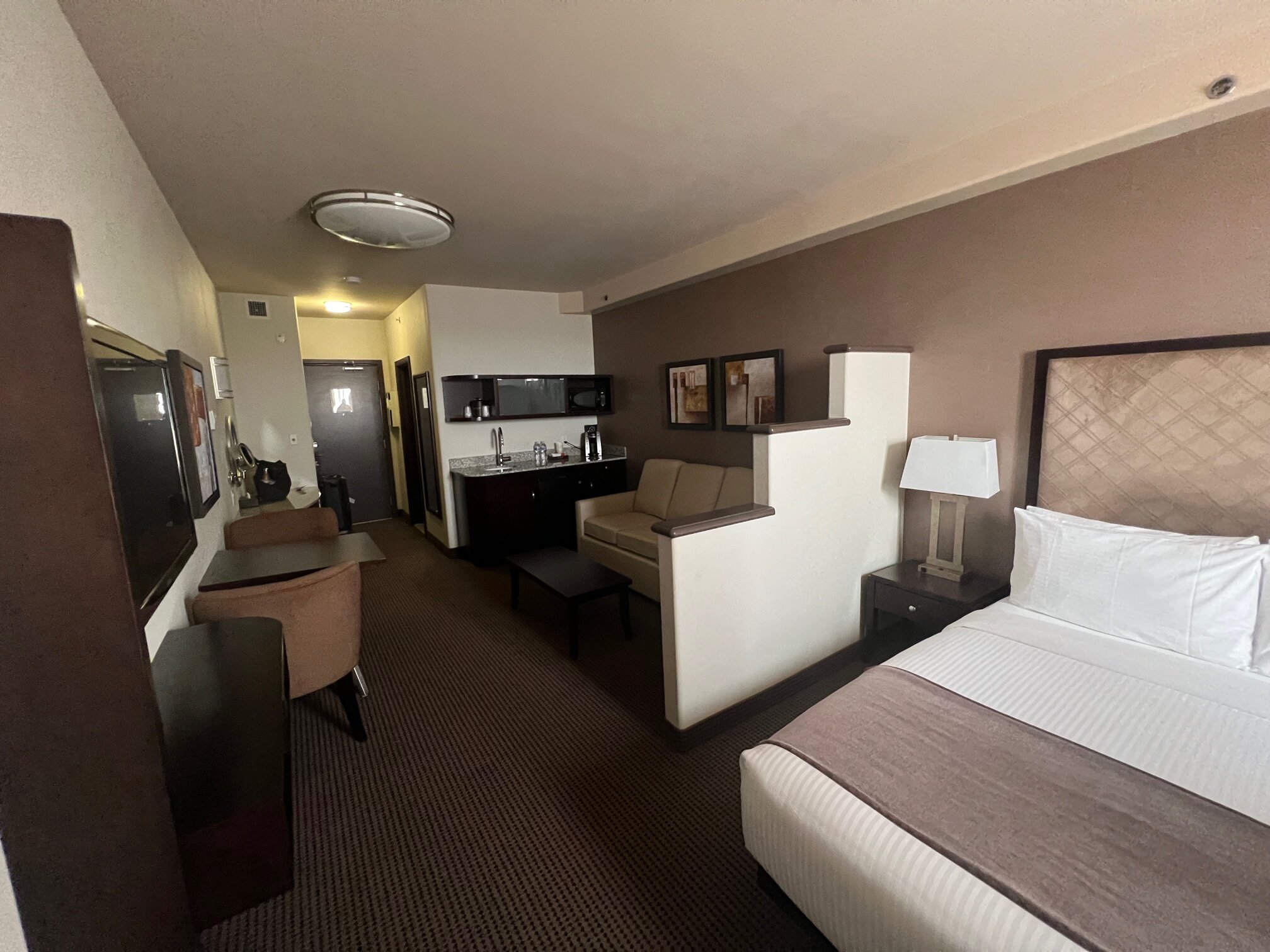 卡尔加里机场欢悦酒店-客卧