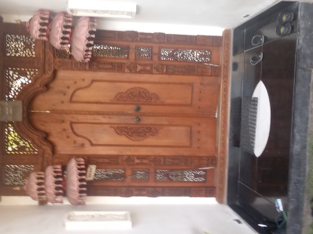 Sugiras Living主图