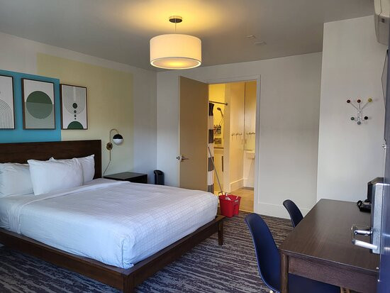 贝克汽车旅馆主图