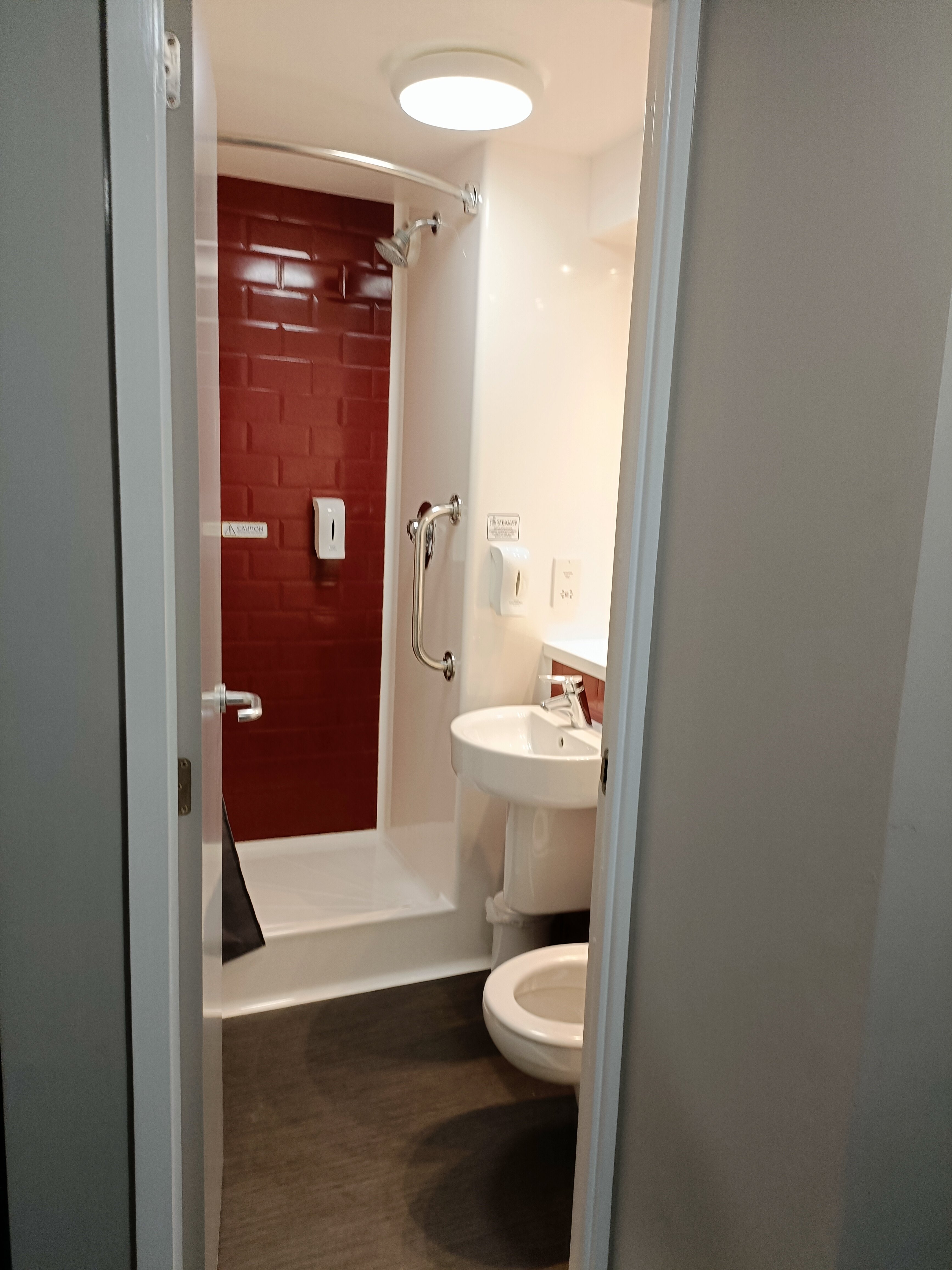 Travelodge Market Harborough-浴室