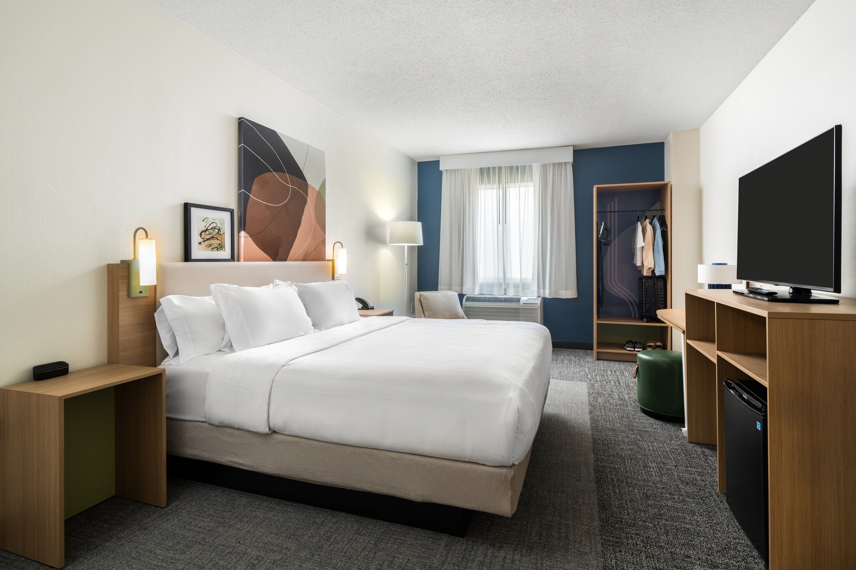 Spark by Hilton Rock springs-客卧