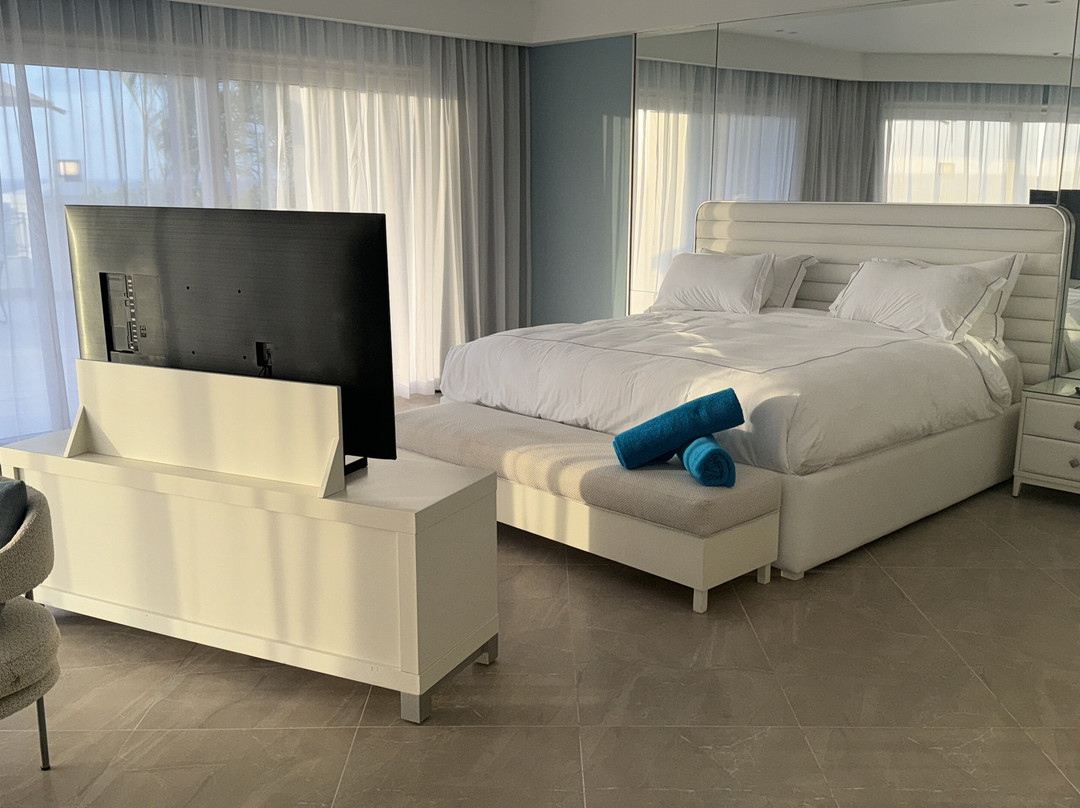 Cleopatra Sidi Heneish主图