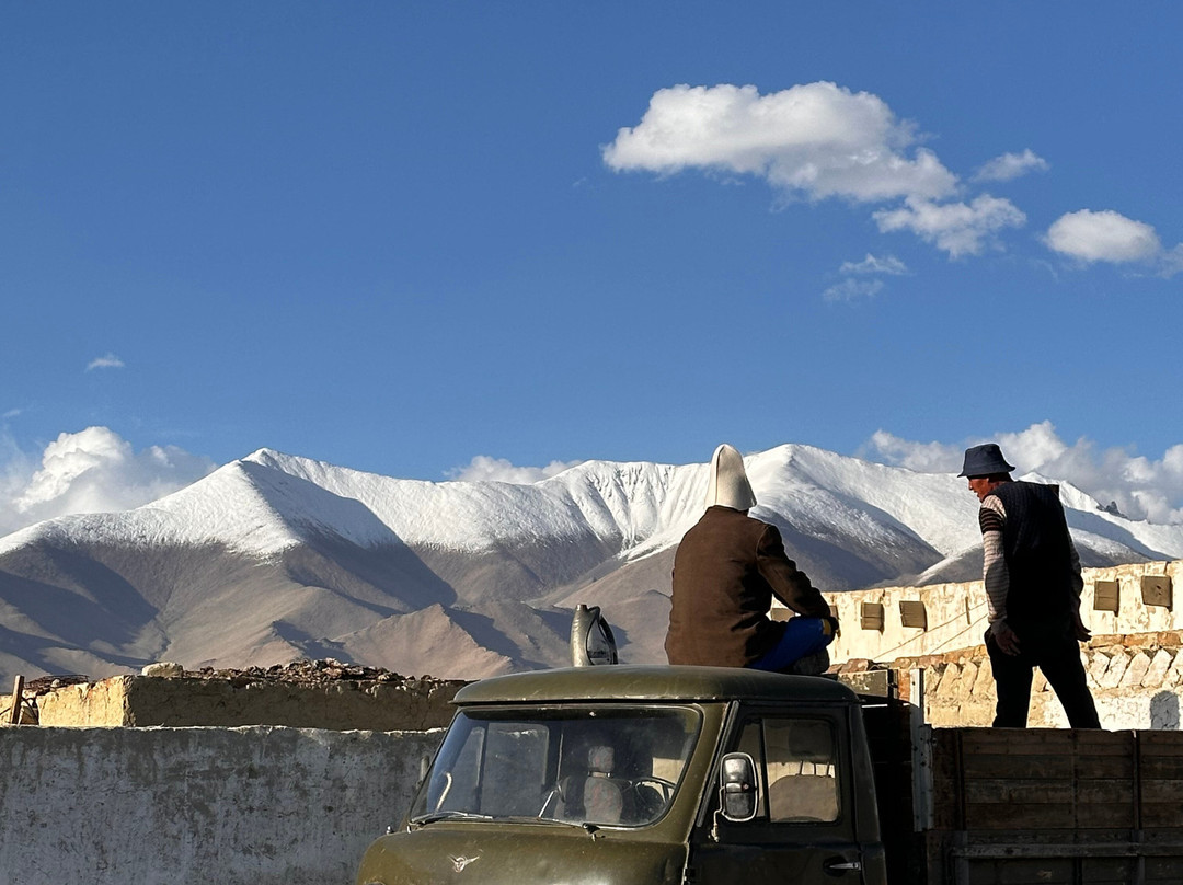 Pamir Guides景点图片