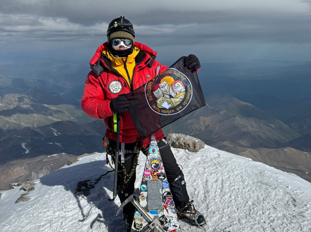 Elbrus Climbing景点图片