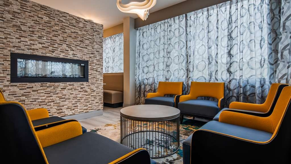 Best Western Plus Bloomington East Hotel主图