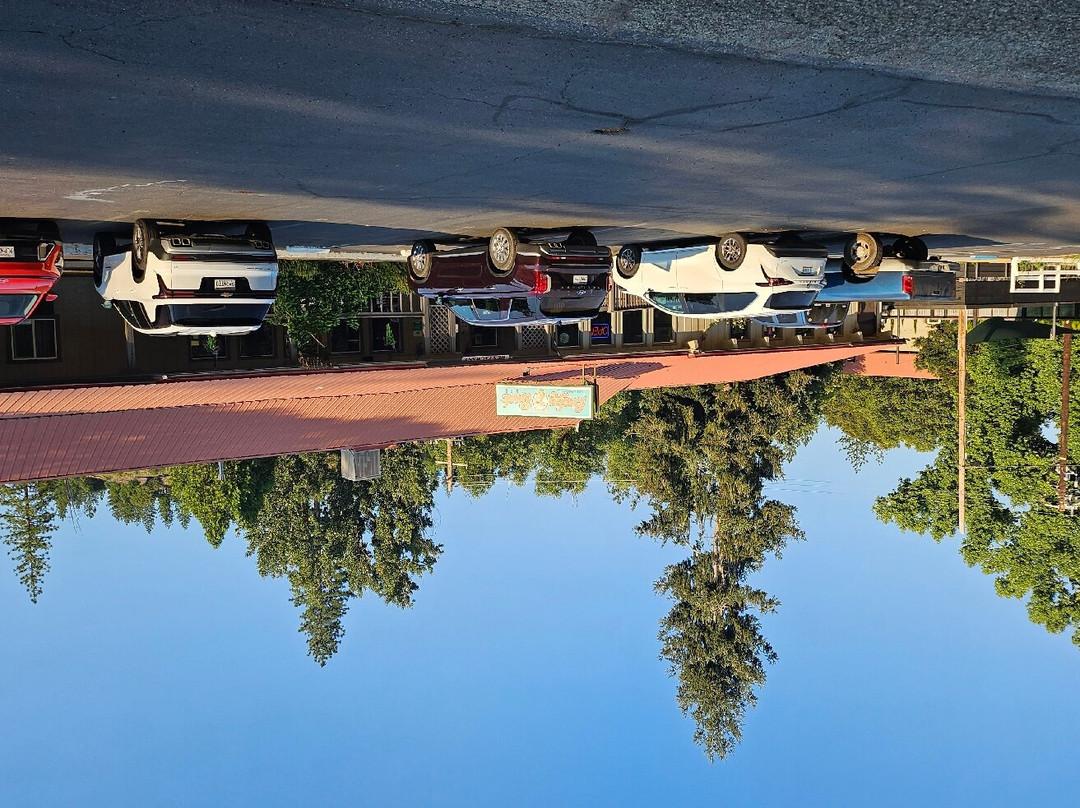 Buck Meadows Lodge主图