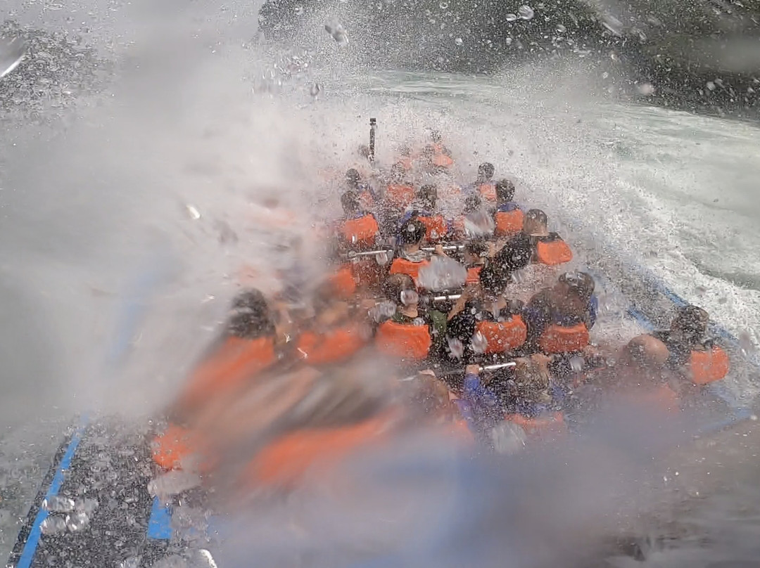Whirlpool Jet Boat Tours-滨湖尼亚加拉必去景点