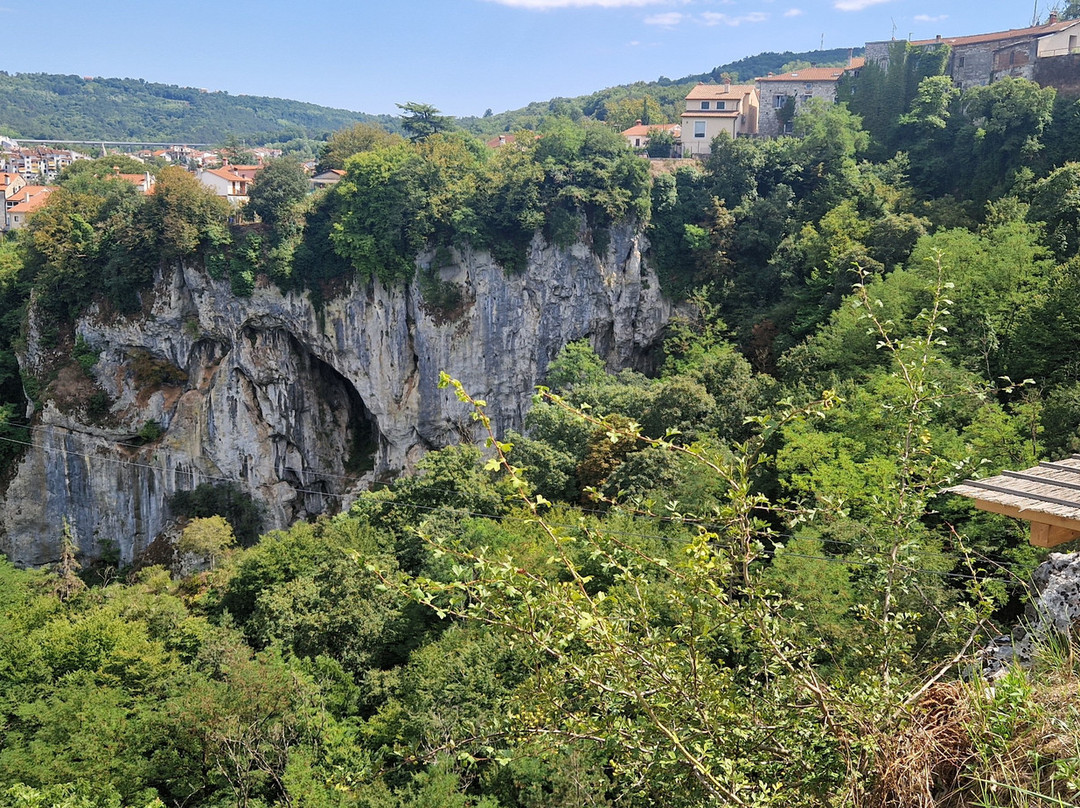 Zip Line Pazinska Jama-Pazin必去景点