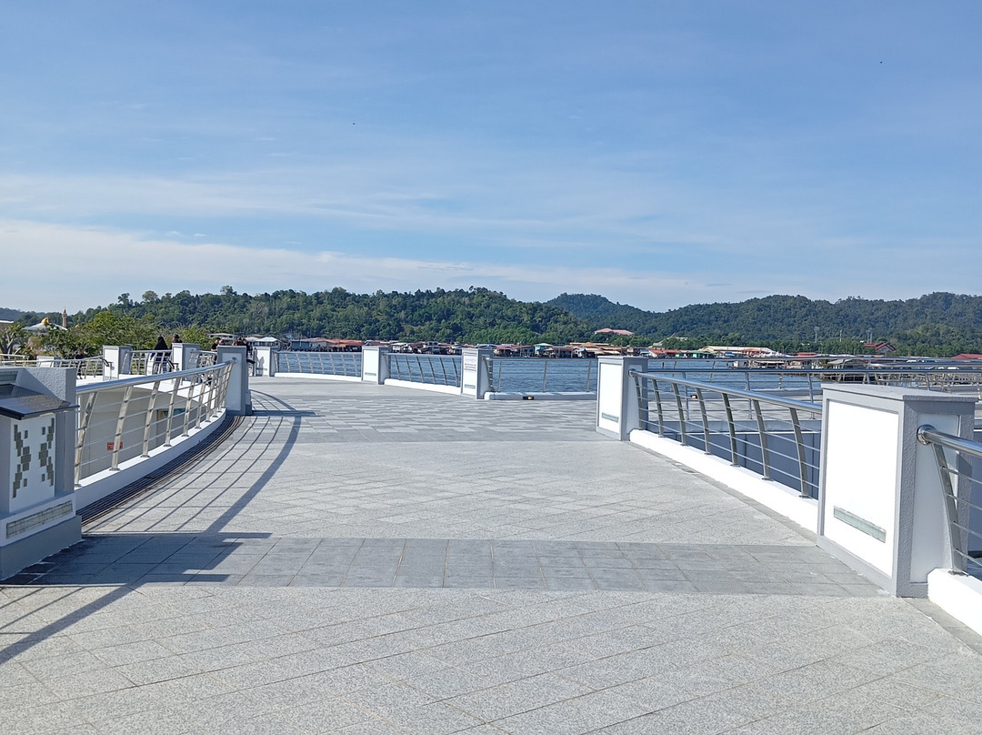 Sultan Omar Ali Saifuddien Pedestrian Bridge景点图片