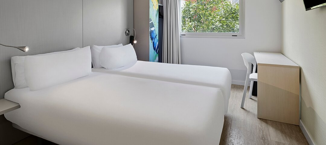 斯多瑞梅赫罗纳酒店主图