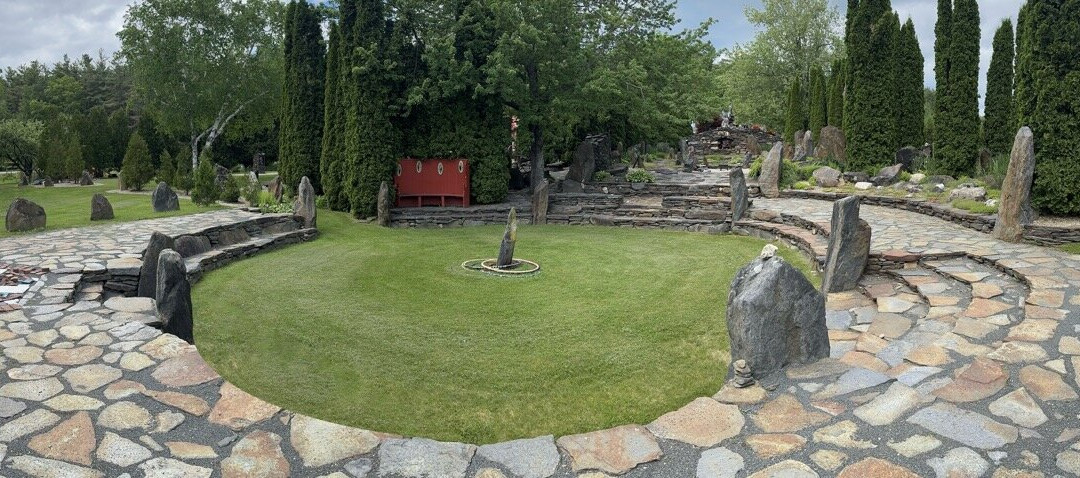 Three Sisters Sanctuary景点图片